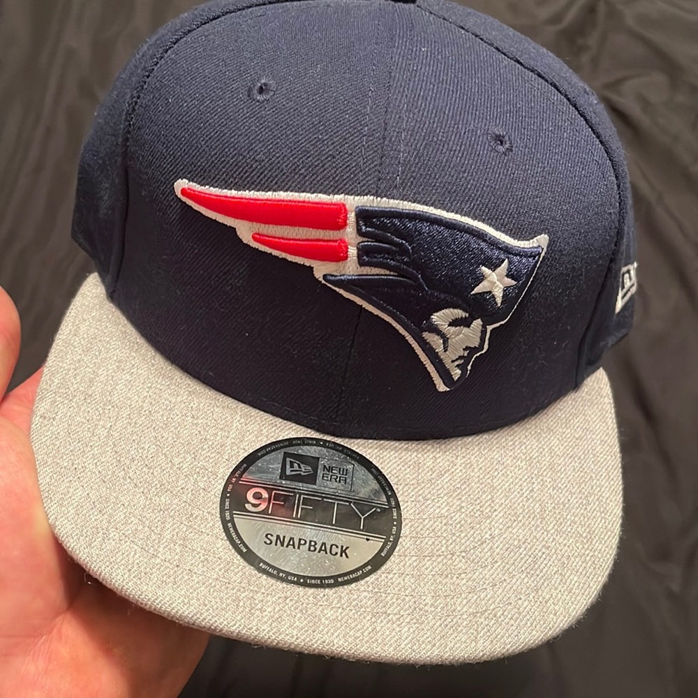 Brand new with tags! New England patriots snap back! New era brand